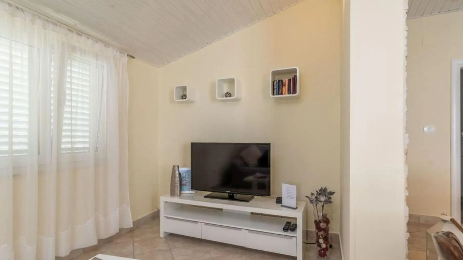 Apartment Villa Daniela - Three Bedroom Apartment With Terrace Trogir