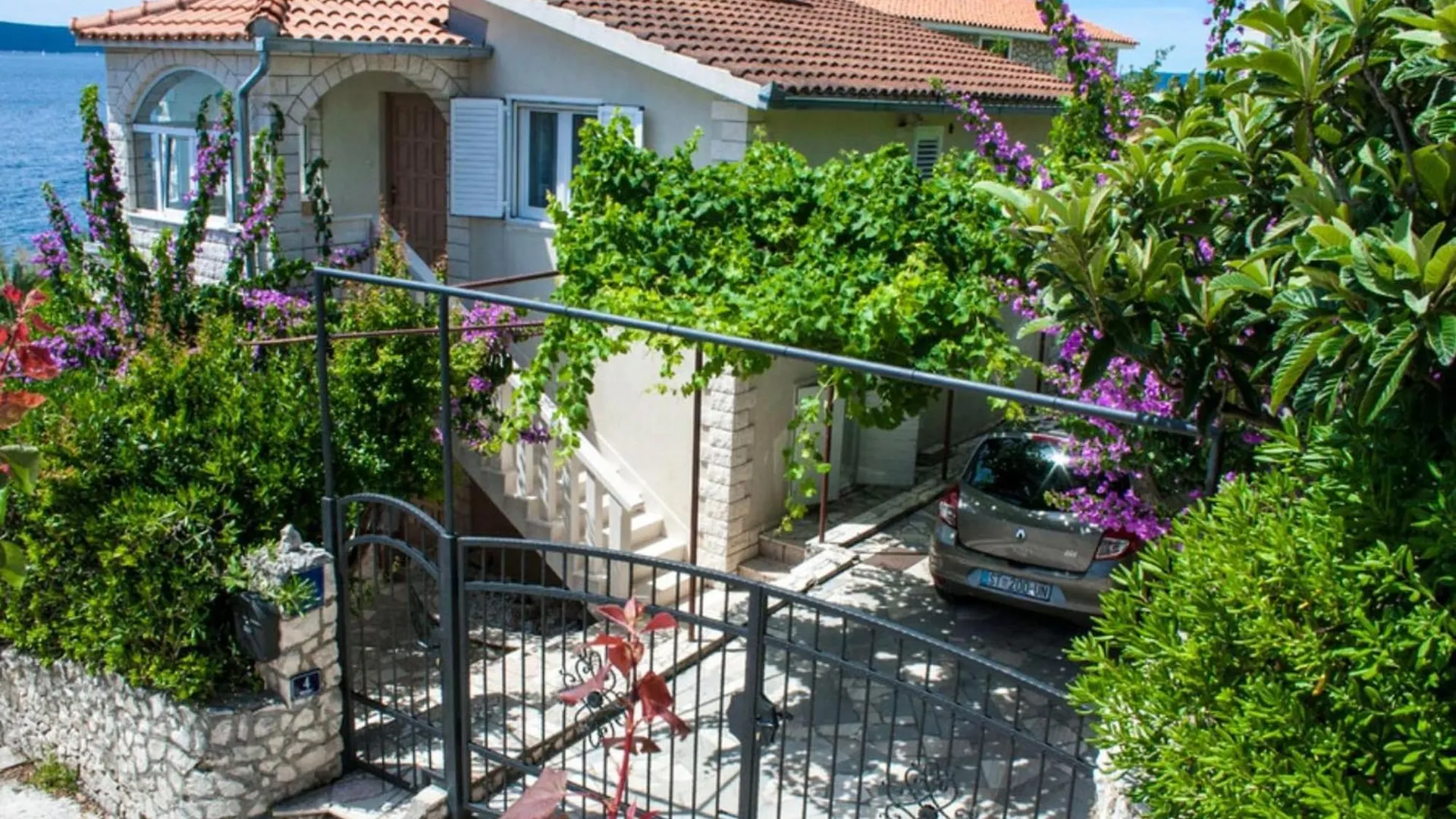 Apartment Villa Daniela - Three Bedroom Apartment With Terrace Trogir